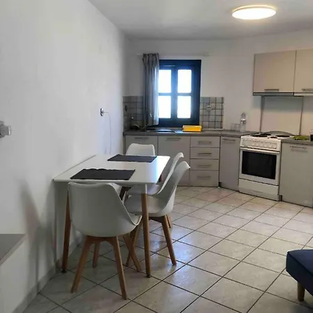 Apartament ισόγειο διαμέρισμα πίσω από το κάστρο, χώρα νάξος